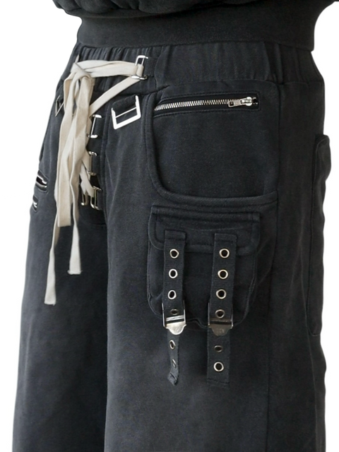 BLACK CARGO SWEATS